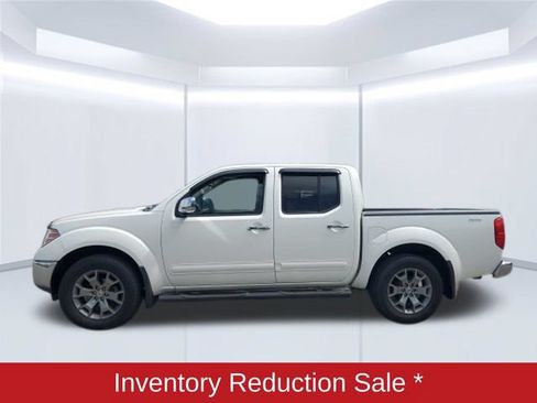 Used 2019 Nissan Frontier SL AWD/4WD image 2