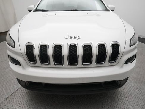 Used 2016 Jeep Cherokee Latitude w/ Cold Weather Group image 21