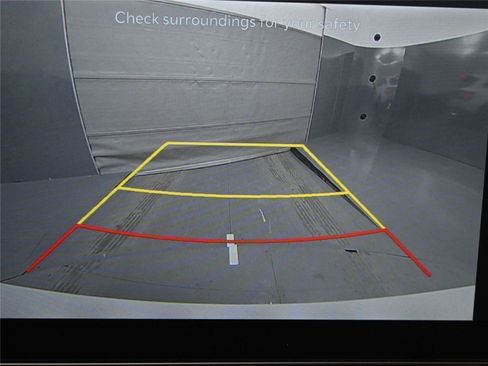 Used 2025 Kia Sorento S w/ Panoramic Sunroof Package image 6