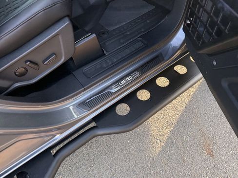 Used 2024 Ford Bronco Outer Banks image 34