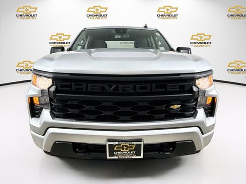 Used 2022 Chevrolet Silverado 1500 Custom RWD image 2