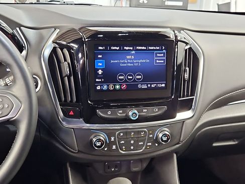 Used 2023 Chevrolet Traverse LT AWD/4WD image 19