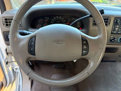 Used 2000 Ford F250 Lariat image 14