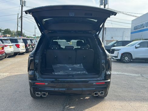 New 2026 Chevrolet Traverse RS w/ LPO, Floor Liner Package AWD/4WD image 11