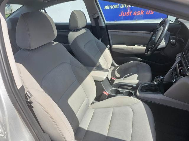 Used 2018 Hyundai Elantra Value Edition FWD image 9