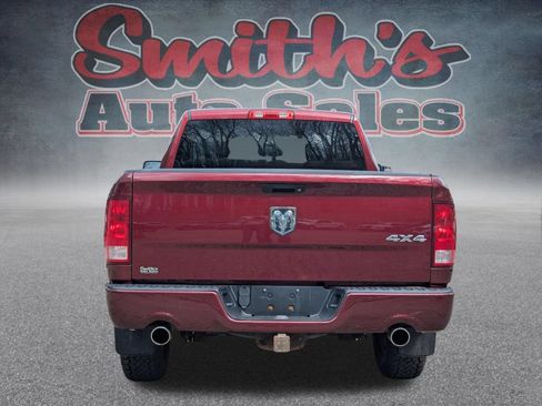 Used 2017 RAM 1500 Express AWD/4WD image 5