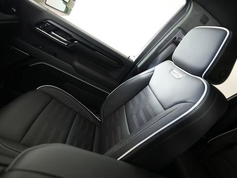 Used 2026 GMC Sierra 2500 AT4X image 36