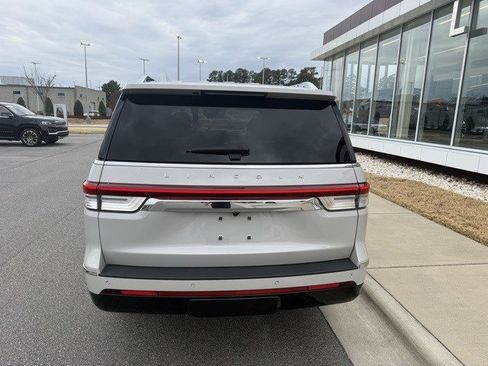 Used 2024 Lincoln Navigator Reserve image 7