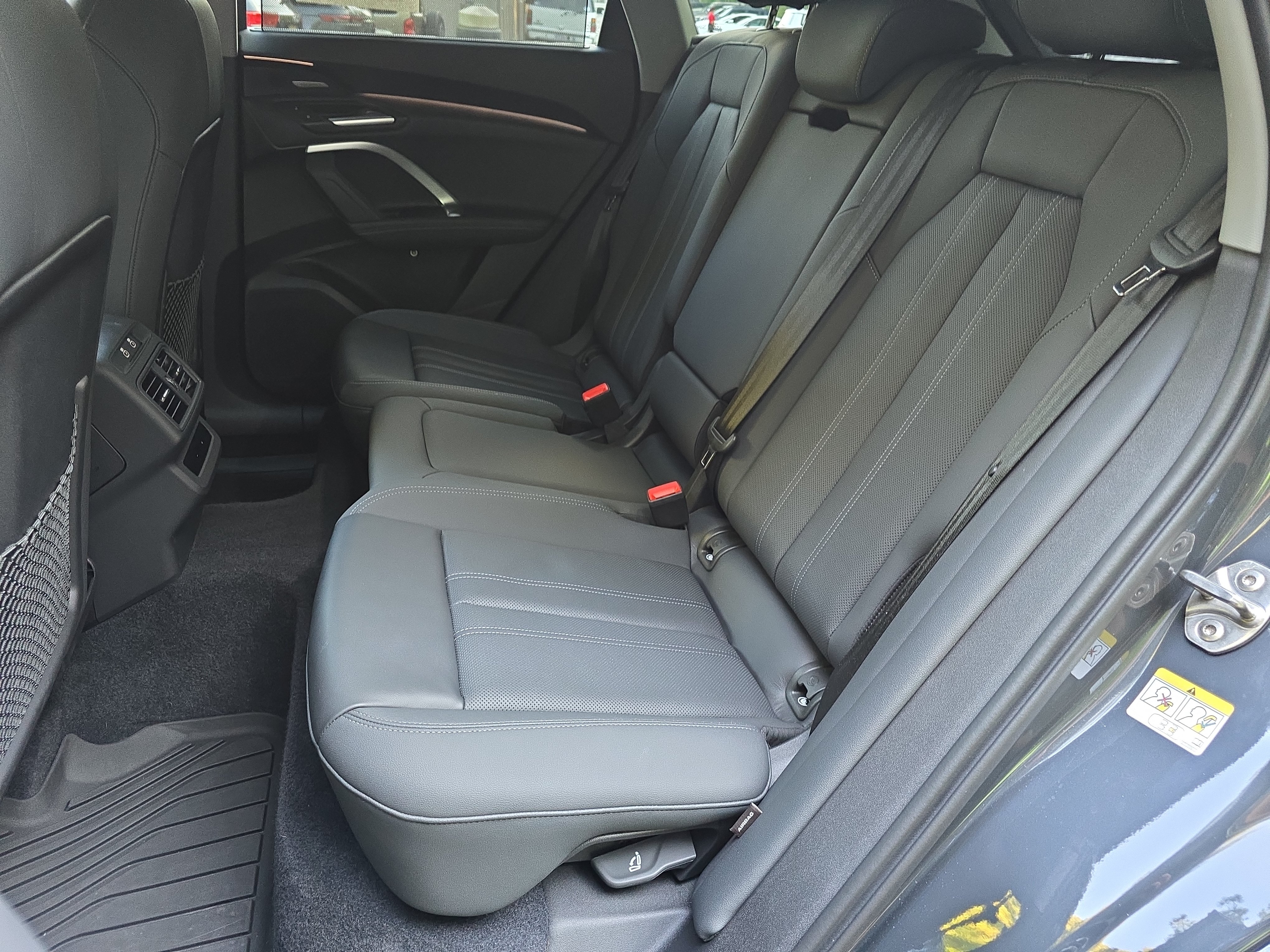 Used 2025 Audi Q5 Premium Plus w/ Premium Plus AWD/4WD image 14