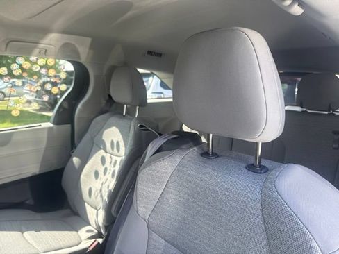 Used 2023 Toyota Sienna LE FWD image 8
