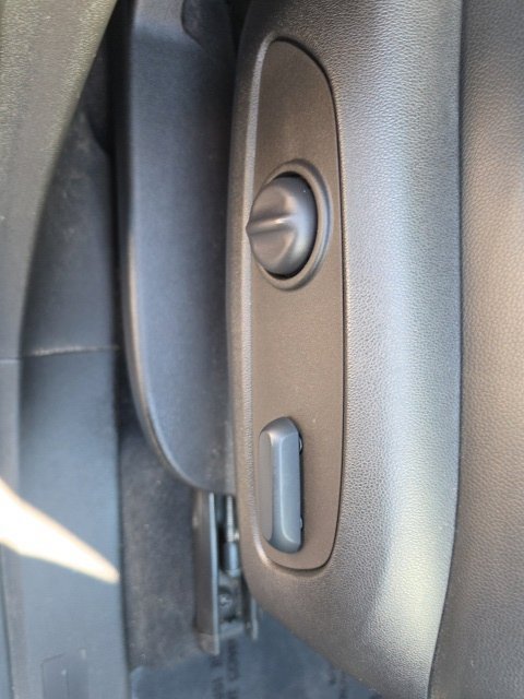 Used 2022 GMC Terrain SLT w/ Infotainment Package II AWD/4WD image 16