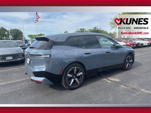 Used 2022 BMW iX xDrive50 w/ Premium Package AWD/4WD image 6