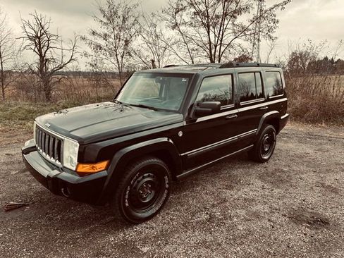 Used 2007 Jeep Commander Sport w/ Trailer Tow Group IV image 2