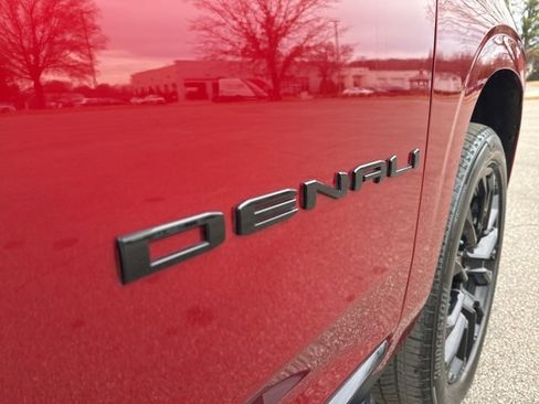 Used 2024 GMC Yukon Denali image 35