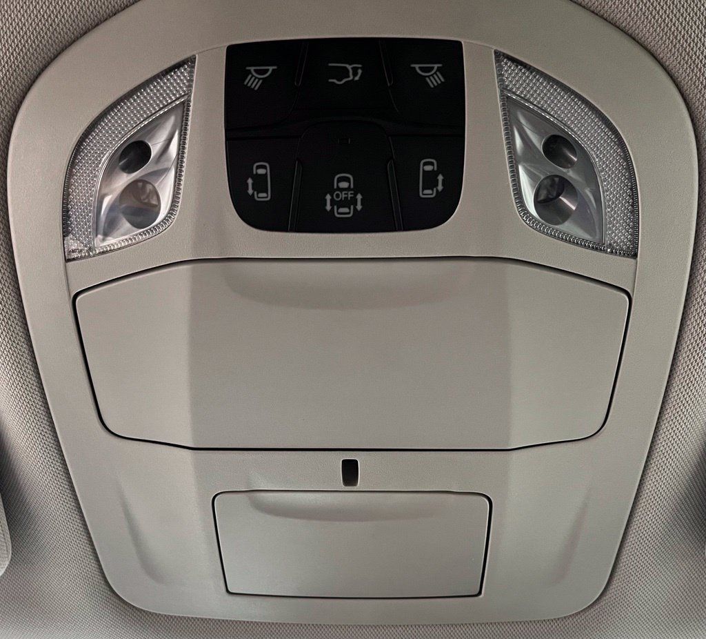 Used 2024 Chrysler Pacifica Touring-L FWD image 41