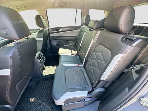 Used 2025 Volkswagen Atlas Peak Edition SE AWD/4WD image 26