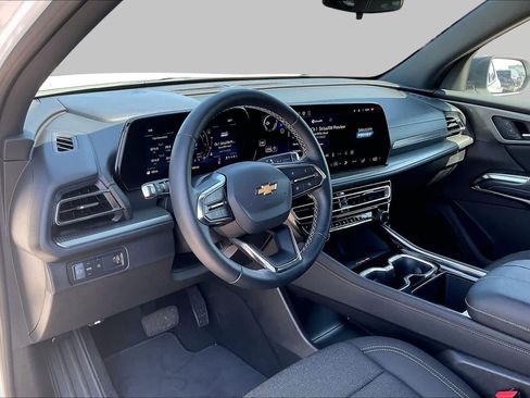 Certified 2026 Chevrolet Traverse LT FWD image 17