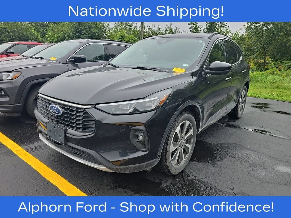 Certified 2024 Ford Escape Platinum AWD/4WD image 1