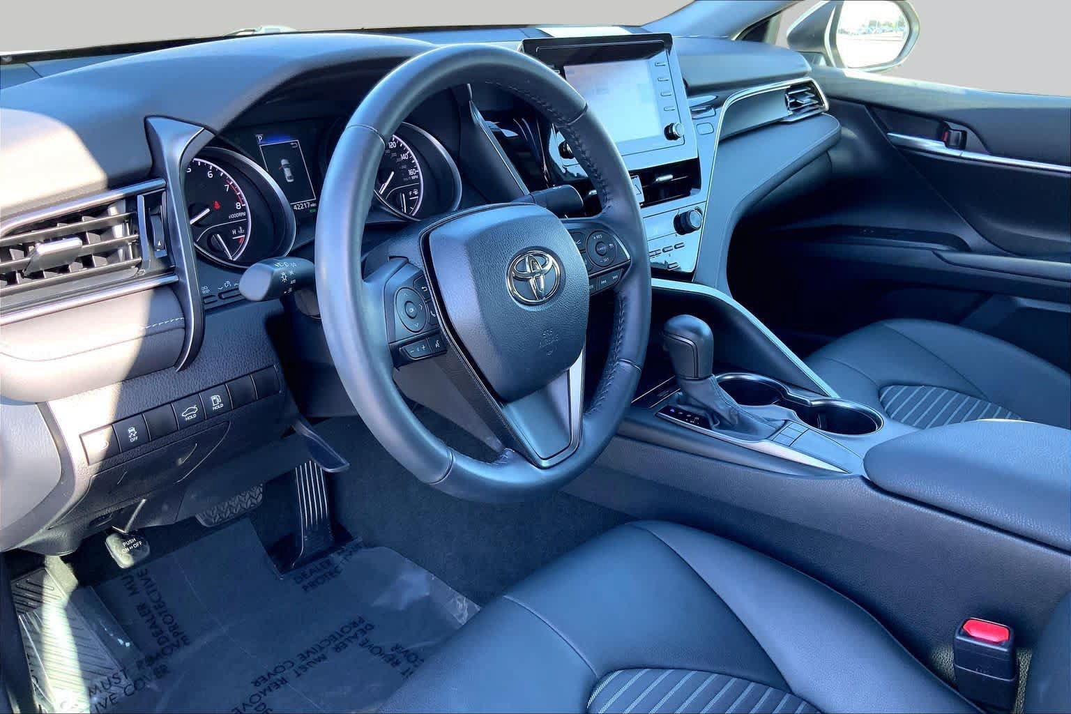 Used 2023 Toyota Camry SE w/ Convenience Package FWD image 17