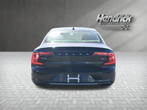 Used 2018 Volvo S90 T6 Momentum w/ Convenience Package image 9