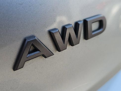 Used 2025 Nissan Rogue SV AWD/4WD image 28