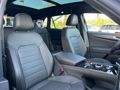 Used 2025 Volkswagen Atlas Cross Sport SEL image 42