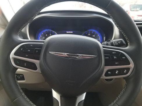 Certified 2024 Chrysler Pacifica Touring-L w/ Road Tripper Package image 40