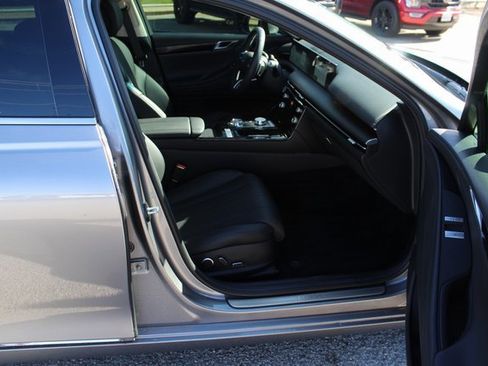 Used 2025 Genesis G80 2.5T image 6