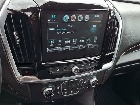 Used 2019 Chevrolet Traverse LT FWD image 24