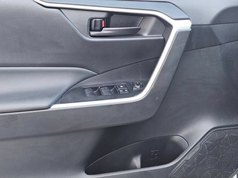 Used 2025 Toyota RAV4 LE FWD image 18