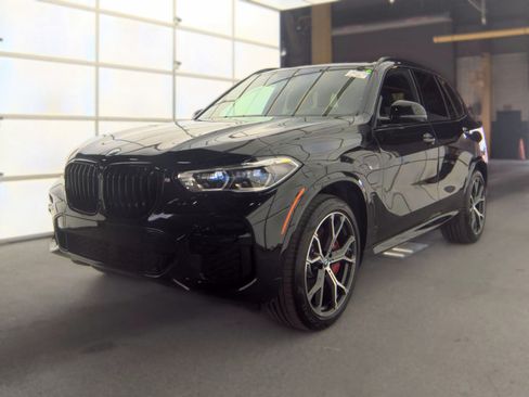 Used 2022 BMW X5 xDrive45e w/ M Sport Package AWD/4WD image 3