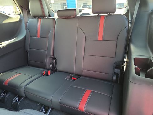 New 2027 Chevrolet Traverse RS w/ LPO, Floor Liner Package FWD image 12