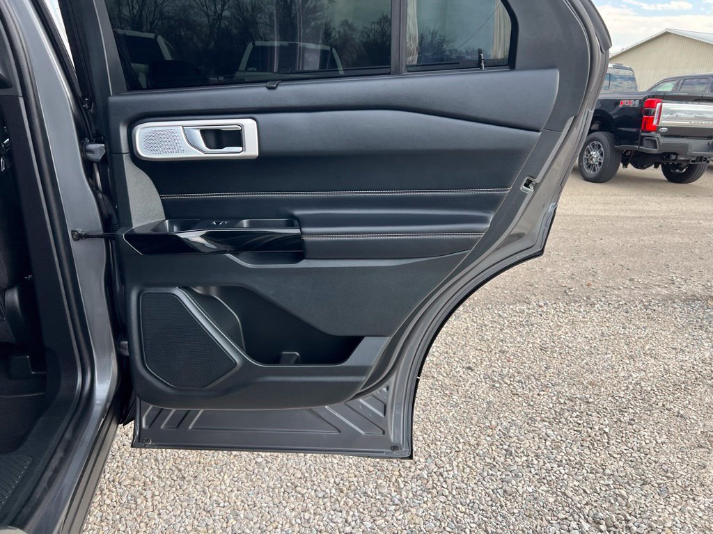 Used 2022 Ford Explorer ST w/ Equipment Group 401A AWD/4WD image 18
