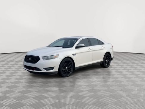 Used 2014 Ford Taurus SEL w/ Equipment Group 201A image 4