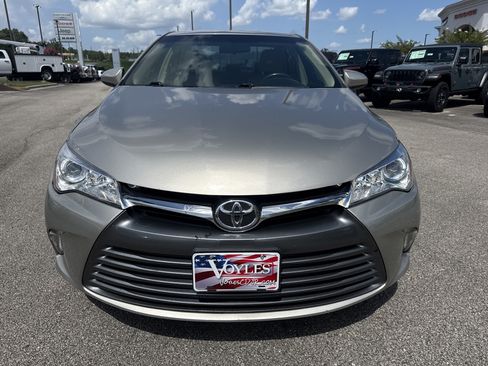 Used 2015 Toyota Camry LE FWD image 2