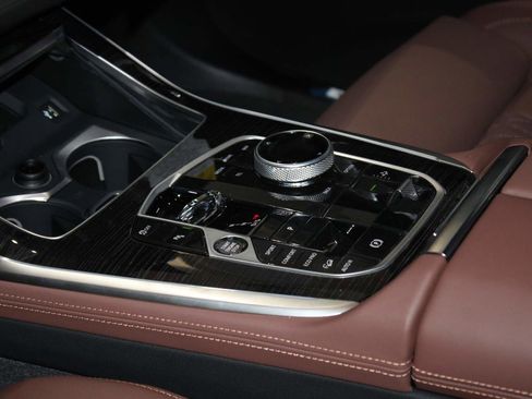 New 2026 BMW X7 M60i AWD/4WD image 11