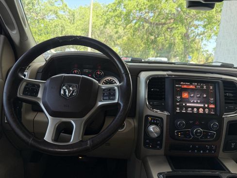 Used 2014 RAM 1500 Laramie w/ Convenience Group image 4