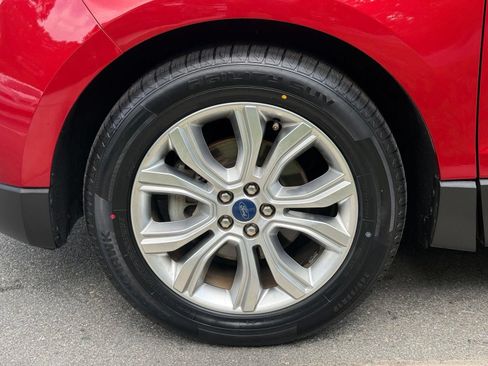 Used 2020 Ford Edge Titanium FWD image 18