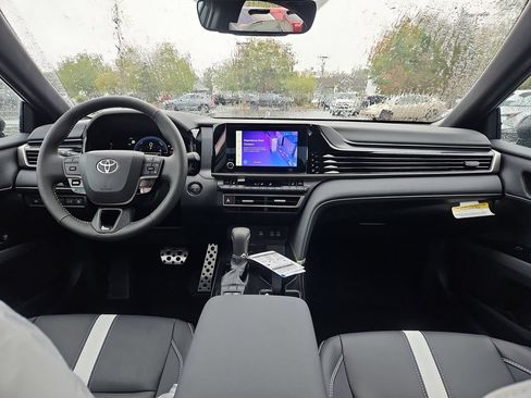 New 2026 Toyota Camry Hybrid AWD/4WD image 7