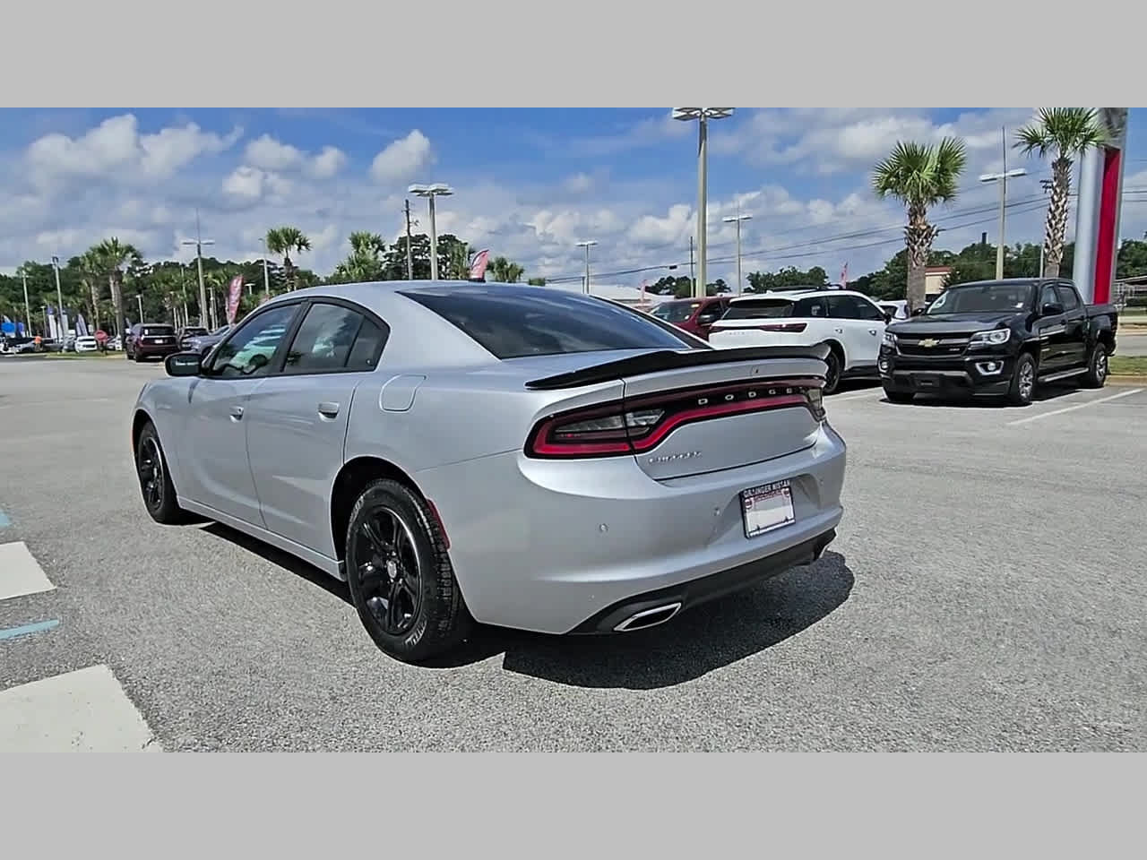 Used 2020 Dodge Charger SXT w/ Driver Convenience Group RWD image 30