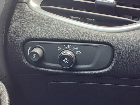 Used 2022 Chevrolet Malibu LT w/ Leather Package image 20