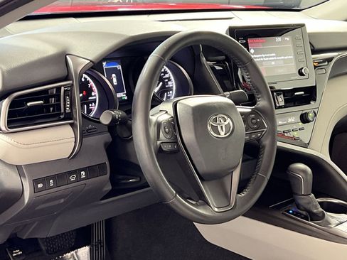 Used 2024 Toyota Camry SE image 16
