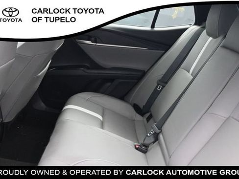 Used 2025 Toyota Camry SE w/ Convenience Package FWD image 17