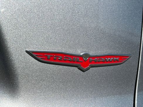 Used 2019 Jeep Cherokee Trailhawk w/ Comfort/Convenience Group image 32