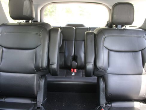 Used 2022 Ford Explorer XLT w/ Equipment Group 202A AWD/4WD image 54