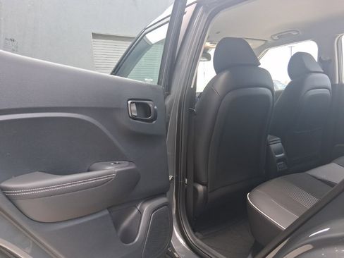 New 2025 Hyundai Venue Limited image 14