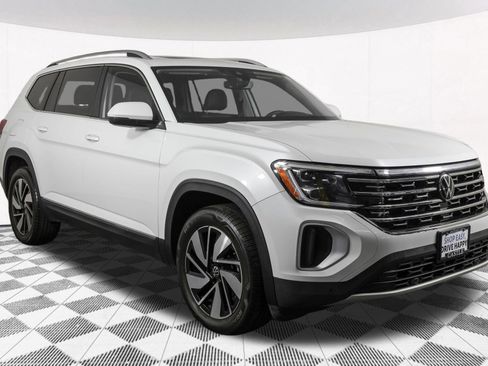 Used 2024 Volkswagen Atlas SEL AWD/4WD image 15