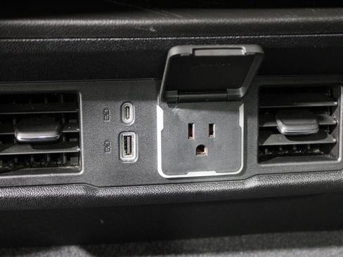 Used 2022 GMC Sierra 1500 Elevation image 24