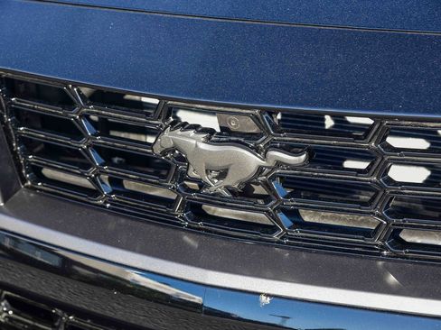 Used 2025 Ford Mustang Dark Horse image 9