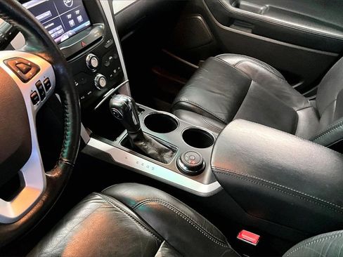 Used 2014 Ford Explorer XLT w/ Equipment Group 202A image 8